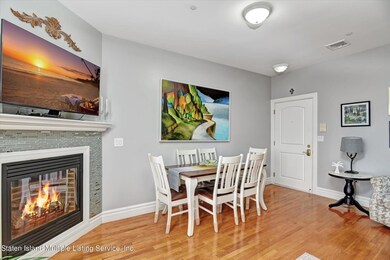04-Living Room & Dining Room
