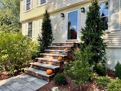 42 Crossbow Ln, North Andover, MA 01845 - photo 2