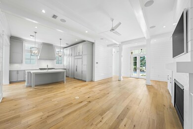 Large living room to entry and kitchen