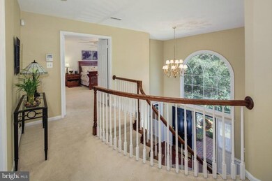 5527 Chestermill Dr, Fairfax, VA 22030 - photo 2