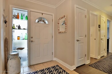 8 River Ln Long Branch NJ-large-006-19-4