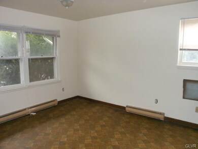1702 Cedar St, Allentown, PA 18104 - photo 3
