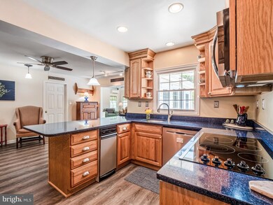 12508 Shetland Ln, Bowie, MD 20715 - photo 5