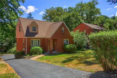 1054 Osage Dr, Pittsburgh, PA 15235 - photo 3