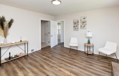 2436 E Walnut St, Des Moines, IA 50317 - photo 6