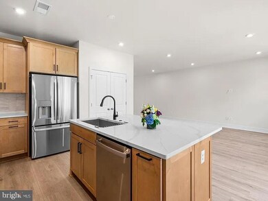 121 Leather Flower Dr, Lake Frederick, VA 22630 - photo 4