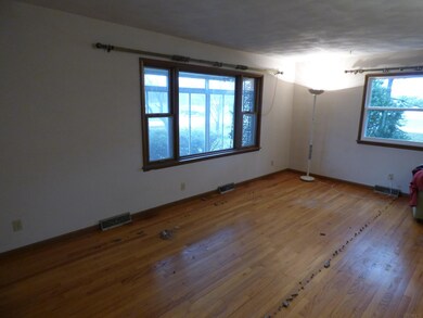 52726 W Cypress Cir, South Bend, IN 46637 - photo 3