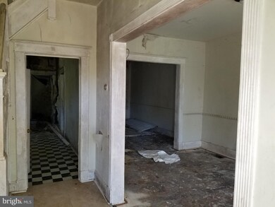 1131 Ellicott Dr, Baltimore, MD 21216 - photo 4