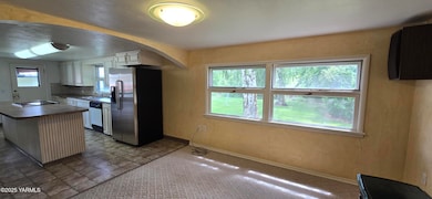 9810 U S 12, Naches, WA 98937 - photo 4