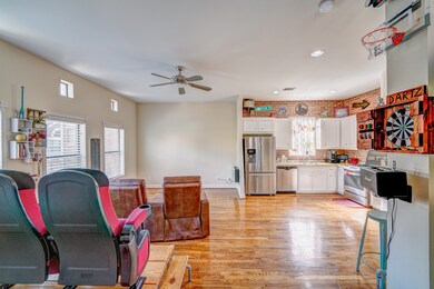 3667 Main Plaza Dr, Houston, TX 77025 - photo 4