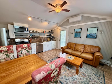 40 Shorebreeze
