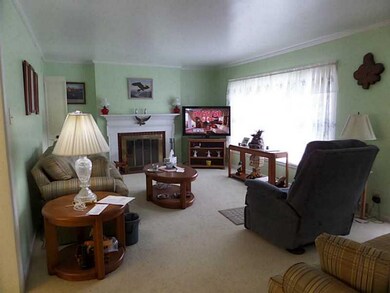 2002 Irwin St, Aliquippa, PA 15001 - photo 5