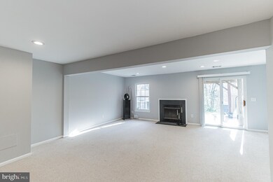 3301 Buckeye Ln, Fairfax, VA 22033 - photo 2