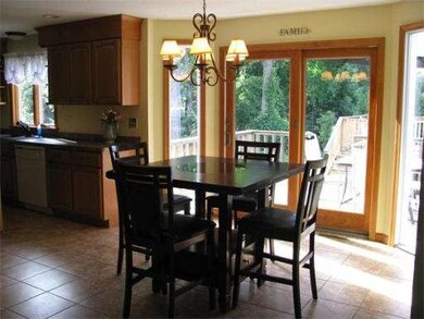 51 Willow St, Chicopee, MA 01020 - photo 7