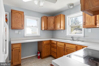 355 W 10th St, Front Royal, VA 22630 - photo 5