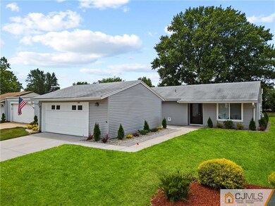 115 Chatham Dr unit C, Monroe Township, NJ 08831 - photo 2