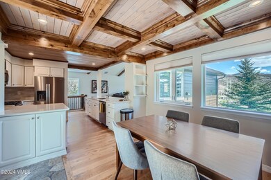 Kitchen & Dining