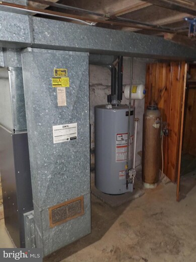 1009 Perry St, Reading, PA 19604 - photo 4