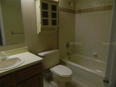 737 E Alfred St unit 4, Tavares, FL 32778 - photo 4