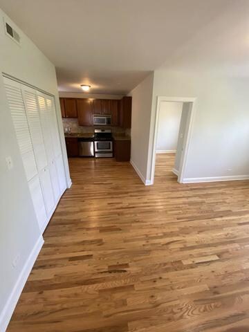 6317 N Sacramento Ave unit 3W, Chicago, IL 60659 - photo 4