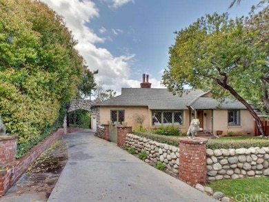 Driveway to detached 2 car garage