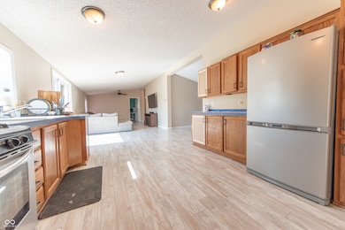 3333 Spring Valley Dr, Columbus, IN 47203 - photo 4