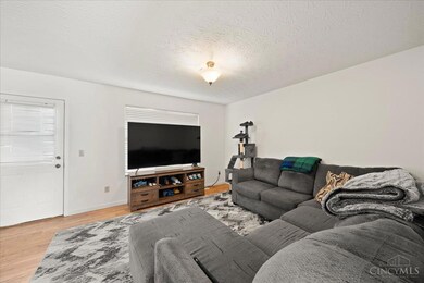 6027 Sean Cir, Blanchester, OH 45107 - photo 7