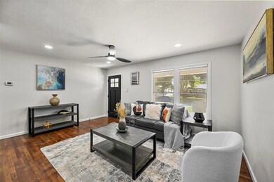 212 Charlene Dr, Hurst, TX 76053 - photo 2