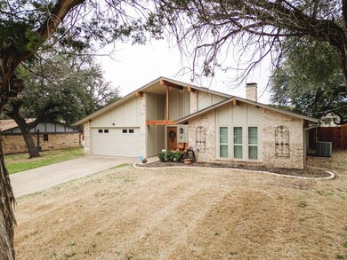 905 Woodview Dr, Granbury, TX 76048 - photo 2