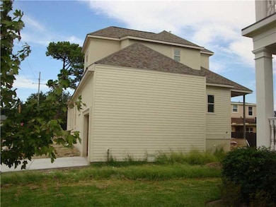 Photo. Rear Garage
