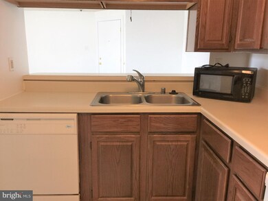 802 Stratford Way unit M, Frederick, MD 21701 - photo 6