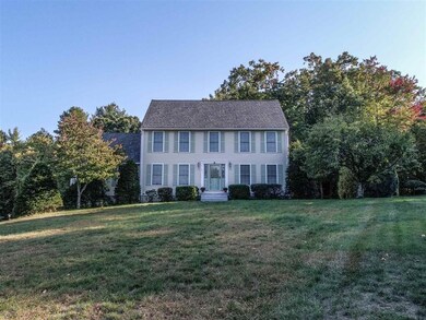 7 Sara Beth Ln, Londonderry, NH 03053 - photo 2