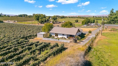 360 Orchardvale Rd, Zillah, WA 98953 - photo 3