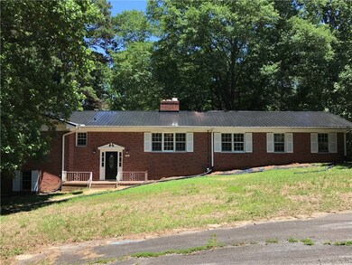 110 Virginia Dr, Liberty, SC 29657 - photo 2