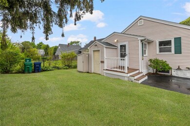 131 Morse Ave, Warwick, RI 02886 - photo 5