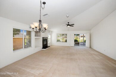006_Living Room