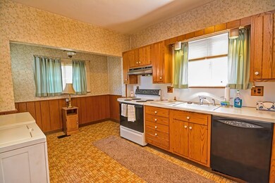 33 Edison St, Quincy, MA 02169 - photo 4