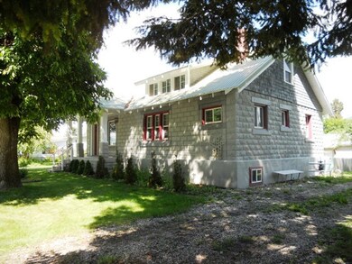 Built in 1916 and renovated throughout
