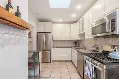 648 E 7th St unit 3, Boston, MA 02127 - photo 2