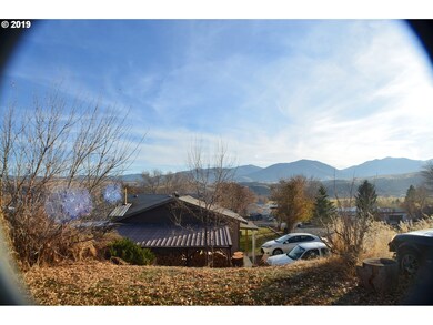 450 Thompson Ave, Mount Vernon, OR 97865 - photo 2