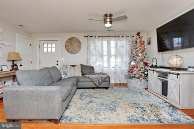 29766 Wilson Rd, Mechanicsville, MD 20659 - photo 3