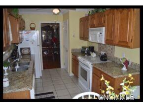 64 Forest Lake Dr, Asheville, NC 28803 - photo 5