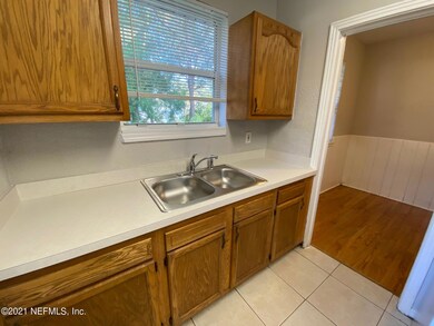 563 Aiken Rd, Jacksonville, FL 32216 - photo 5