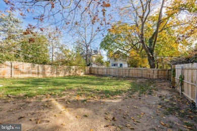 11 S Cedar Ln, Upper Darby, PA 19082 - photo 2