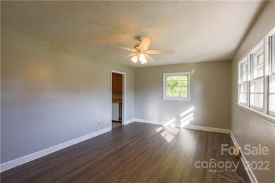 173 Shumaker Dr, Statesville, NC 28625 - photo 3