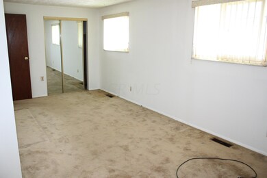 986 Harwood Dr, Columbus, OH 43228 - photo 6