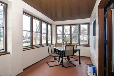 758 Laurel Ave, Des Plaines, IL 60016 - photo 3