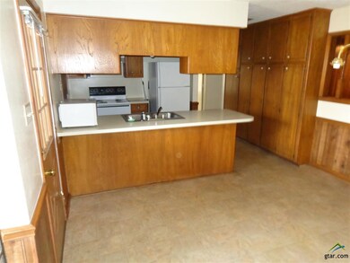 1820 Susan Dr, Tyler, TX 75703 - photo 5