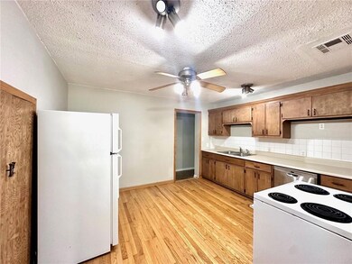 1607 W Sheley Rd, Independence, MO 64052 - photo 4