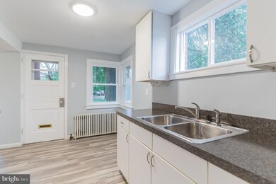 8 Farmington Ct, Pottstown, PA 19464 - photo 6